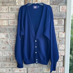 🍒💣 Vintage acrylic navy blue cardigan sweater